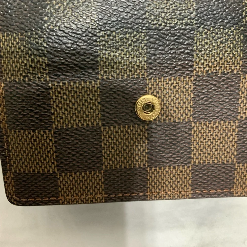 Louis Vuitton Damier Compact Wallet